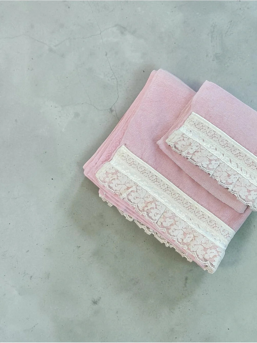 Vintage Pink Terry Cloth Towel Set White Lace Trim Cottagecore Romantic Bath